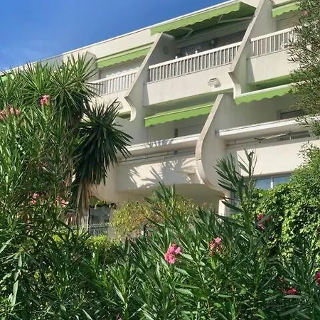 Cosy Tres Beau Quartier Du Ponant Apartamento *