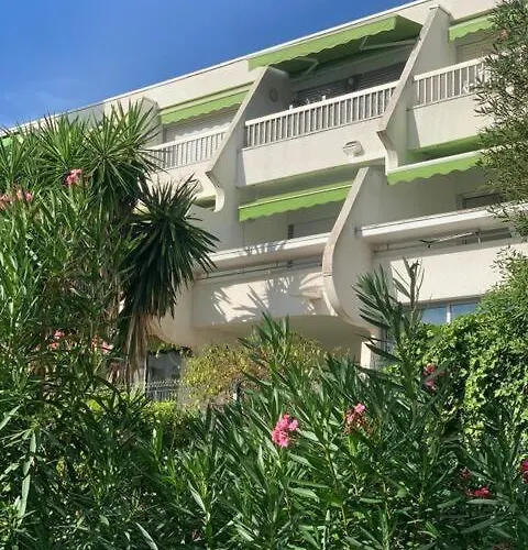 Cosy Tres Beau Quartier Du Ponant Apartamento *